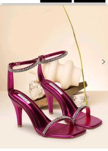 Elle Womens Brandid Heal