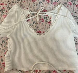 SALE‼️SAVANA Lace Trim Long Sleeve Crop Top