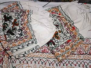 Cotton Double Bedsheet With 2 Round Pillow Covers