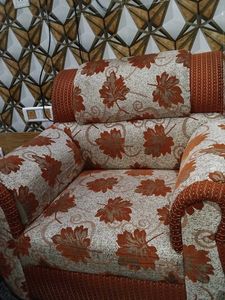 5 Seater Floral Pattern Sofa