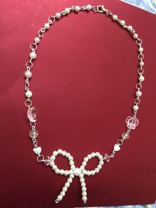 The Bow Necklace