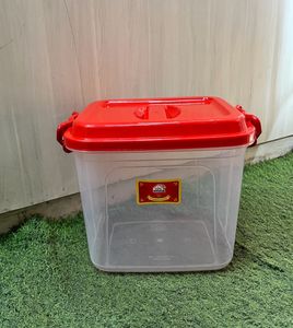Side-Lock Container + FREE Bottle