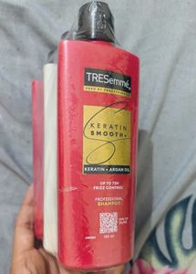 TRESemme set of 3 (1 conditioner + 2 shampoo)