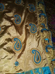 Womens Silk Heavy Saree With Unstiched Blouse.