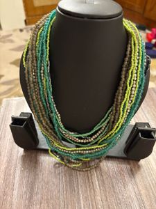 Elegant beaded necklace