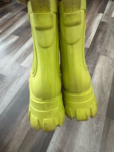H&amp;M Green Chelsea Boots