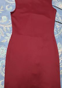Dress With A Zipper Slit