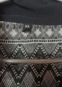 Geometric Print Sleeveless Top