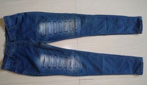 Women Skinny Mid Rise Dark Blue Jeans.  Size -L/32 Inch
