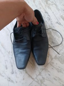 redtape black leather derby shoes for men. size is uk11. exact by measuring tape. 30cm. refer pics before buying