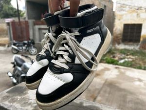 REDTAPE CLASSIC SNEAKERS | GOOD QUALITY | USED
