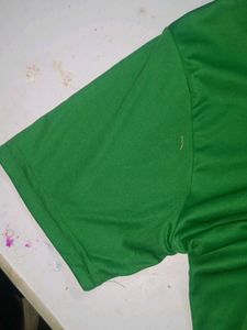 DARK GREEN TSHIRT