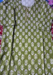 Elegant Green  Kurta With Chicken kari Plzzoa