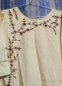 Lightly Yellow Kurtha
