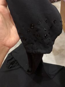 Elegant Black Abhaya