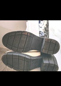 KNEE HIGH BOOTS IN GREAT CONDITION