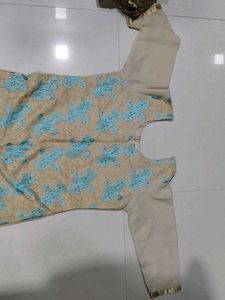 Elegant Embroidered Kurti