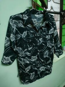Black And White Sea Side Top