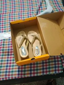 GOLD COLOUR HEELS