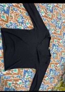 Black V Neck Crop Top