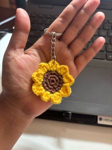 crochet sunflower keychain