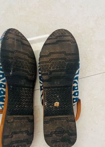Stylish Printed Juttis