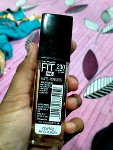 Maybelline Fit Me! Matte + Poreless Foundation