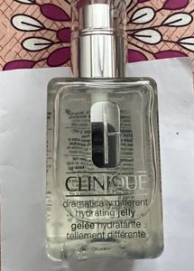 Clinique Dramatically Different Hydrating Jelly