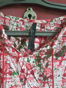 Floral Print Top - Casual &amp; Comfy