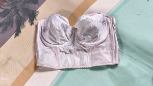 36X. OFF WHITE CORSET