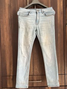 Light Wash Ripped Jeans