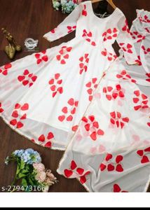 Flowy White Kaftan with Red Heart Print