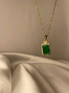 Emerald Glow Necklace
