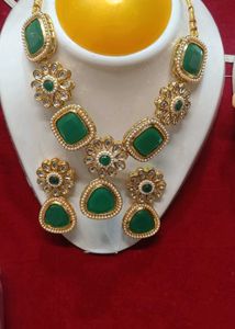 Green & Gold Jewelry Set