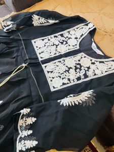 Black Embroidered Chiffon Kurti In Xl