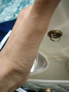 Pearl Handle White Bag