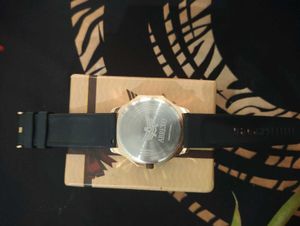 Stylish Wrist Watch. with comfy silicon strap