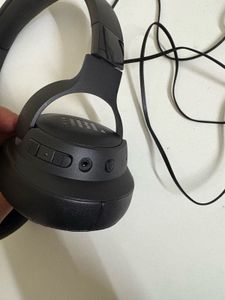 JBL TUNE 720BT (Includes Hard Case + Audio Cable)