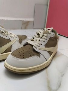 NIKE TRAVIS SCOTT SHOE IN CREAM