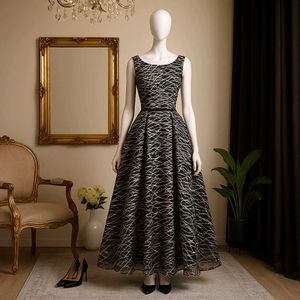 Elegant Black Maxi Dress