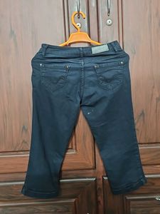 Dark Blue Cropped Jeans