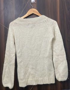 Off White Strectable Sweater