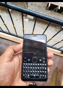 Nokia Asha 210