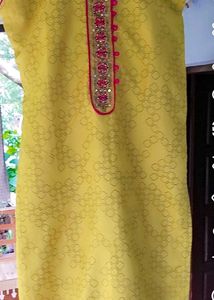 💛Beautiful Yellow Sleevless Kurta 💗