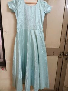 Elegant light blue embroidered dress 💙✨