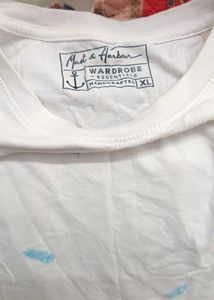 White Feather Print T-Shirt