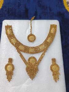 Golden Jewelry Set