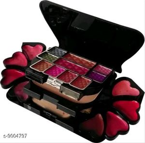NYN COSMETICS MAKEUP KIT FULLY NEW
