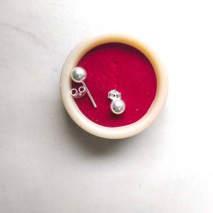 925 Pure Silver 7mm Big Size Ball Earings 1 Pair.