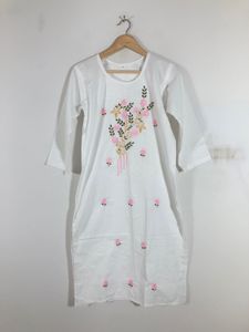 White Emboridered Kurta (Women’s)